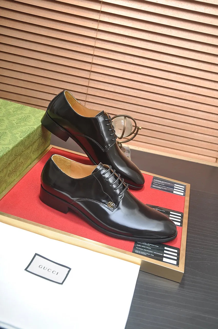 Men's shoes💰500💶Italy's top luxury men's shoe giant (GUCCI) (Gucci) (full cowhide lining) new arrival🍃Original European style🔰 Pleasant to the eye😍In order to make the shoes more durable and non-deformable🌀The production continues to follow traditional methods but there is still no lack of innovation💪Choose original sheepskin for the leather♻️ Smooth and natural And extra bright ⭐Made of imported cowhide, the first choice of rich people 38-45 (45 customized)
